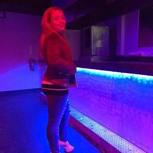 Meet your Posher, Gloria